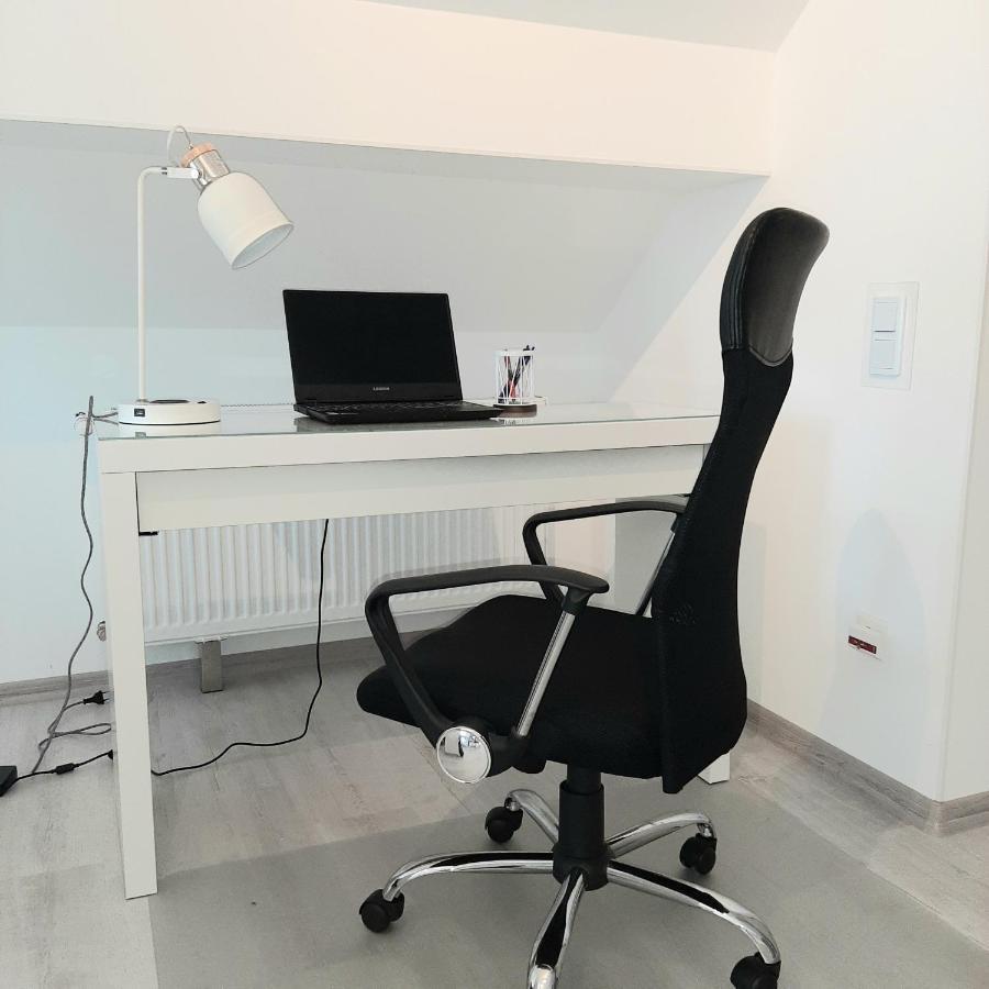 Design Maisonette - 24H Self-Check-In - Bis 7 Pers - In Direkter Weihernaehe - Parkplatz - Wifi - Balkon -Terrasse - Radwege Schiffweiler Екстер'єр фото
