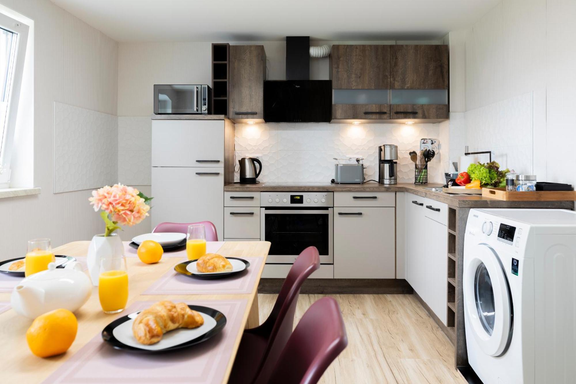 Design Maisonette - 24H Self-Check-In - Bis 7 Pers - In Direkter Weihernaehe - Parkplatz - Wifi - Balkon -Terrasse - Radwege Schiffweiler Екстер'єр фото