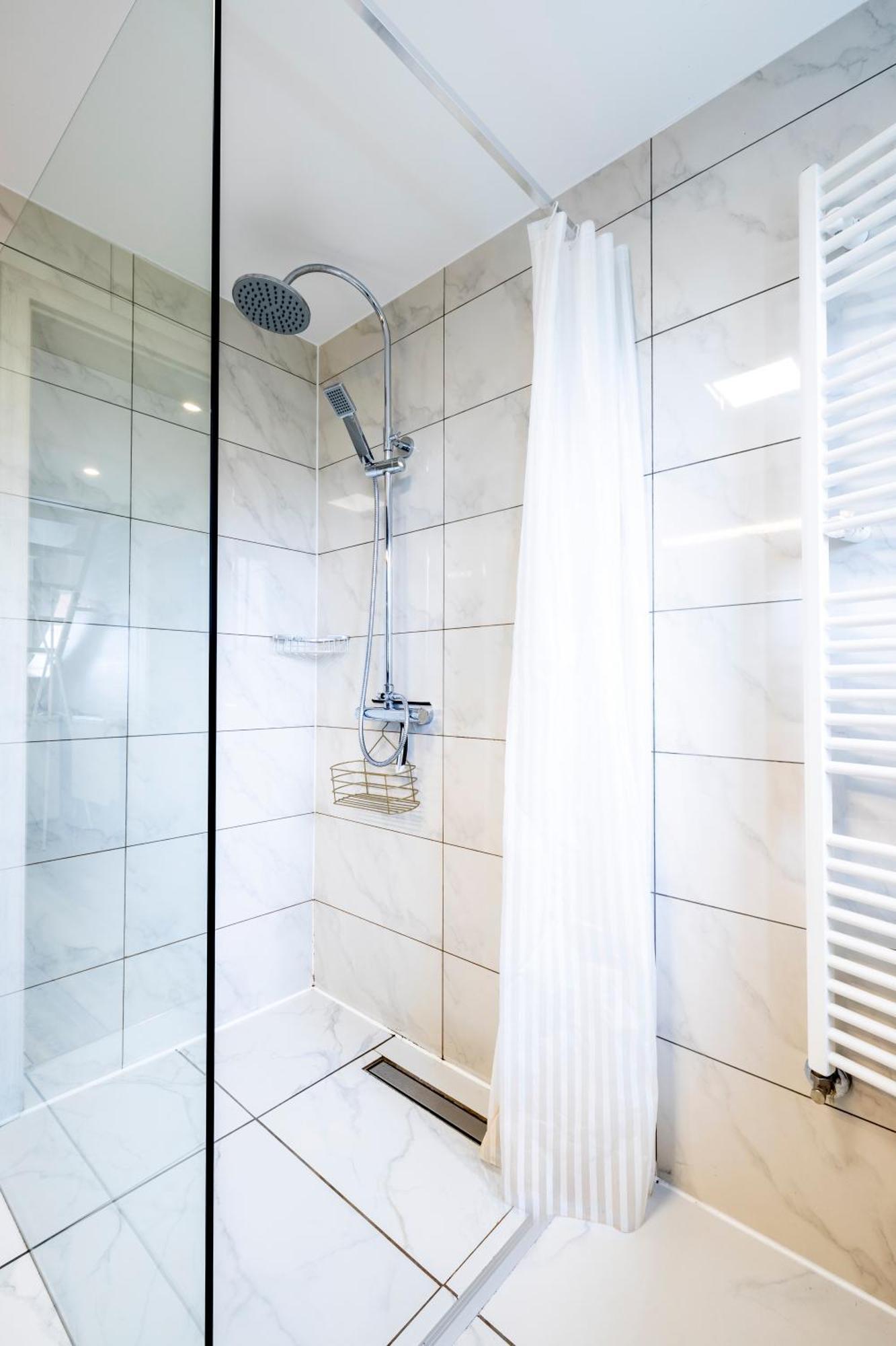 Design Maisonette - 24H Self-Check-In - Bis 7 Pers - In Direkter Weihernaehe - Parkplatz - Wifi - Balkon -Terrasse - Radwege Schiffweiler Екстер'єр фото