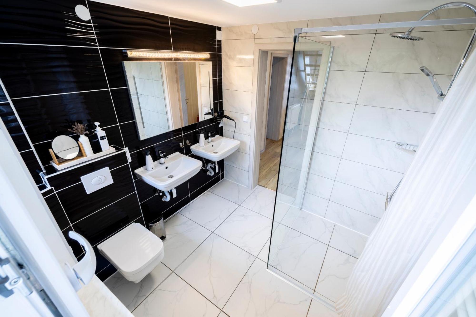 Design Maisonette - 24H Self-Check-In - Bis 7 Pers - In Direkter Weihernaehe - Parkplatz - Wifi - Balkon -Terrasse - Radwege Schiffweiler Екстер'єр фото